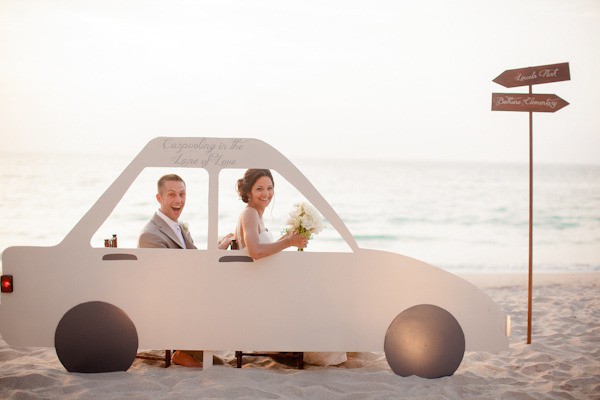 Photo Booths Ideas For A Fun Beach Wedding 1 600x400