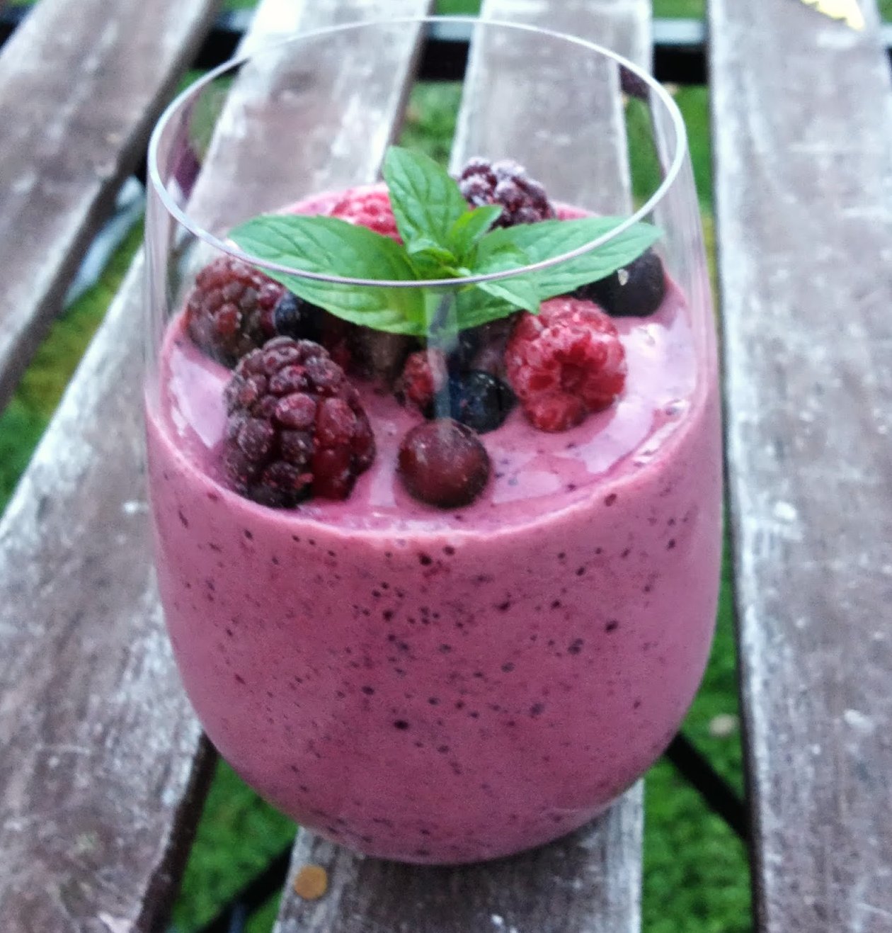 The Loving Cook Chocolate Berry Protein Smoothie Frozen Berries 41