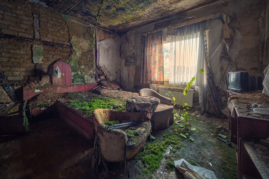 Nature Reclaiming Abandoned Places 26